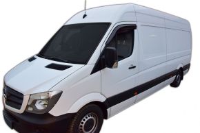 Windabweiser – SCOUTT für MERCEDES CRAFTER, L + R 2006-2018, vordere, 2 Stück