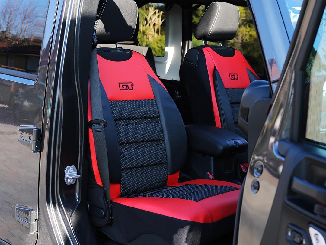 Sitzauflage GT Ergonomic auf einem Vordersitz im Auto