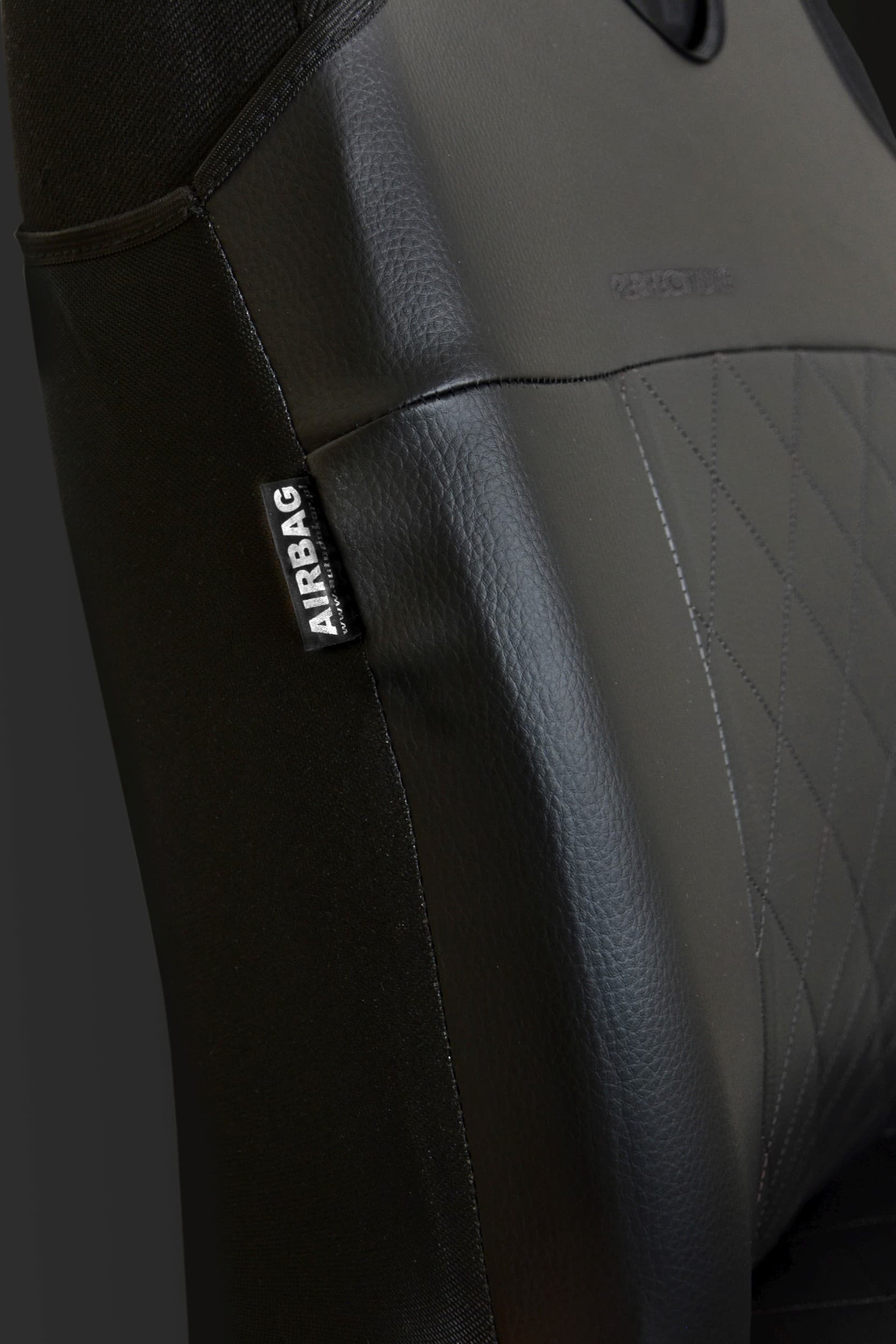 Detailansicht der zertifizierten Naht für Seitenairbags